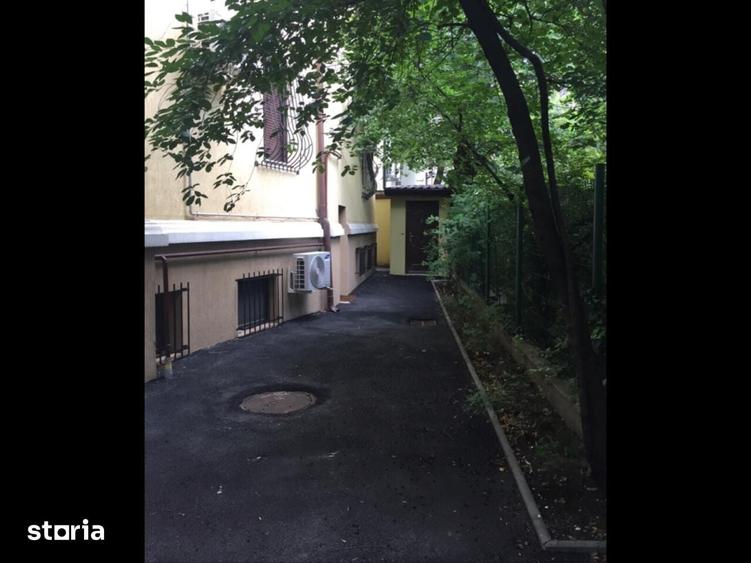 Apartament cu 4 camere în Primăverii