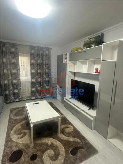 Apartament cu 3 camere decomandat în Filiași