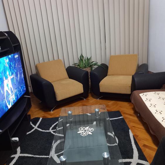 Apartament cu 3 camere decomandat în Lipovei