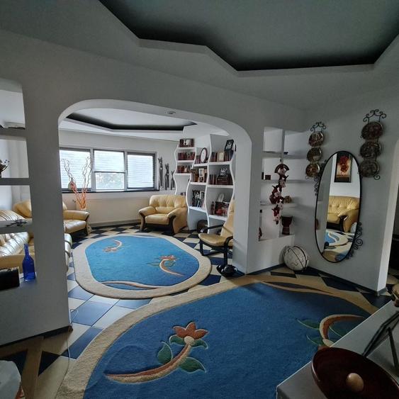 Apartament cu 4 camere decomandat în Cuza Vodă