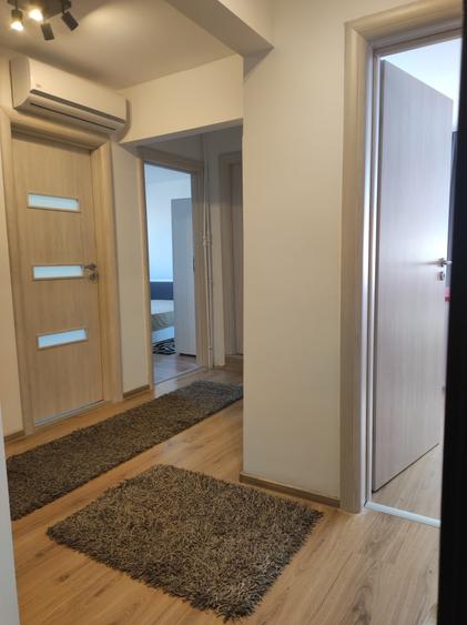 Apartament cu 3 camere decomandat în Boema
