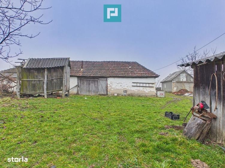 Casă cu 3 camere în Rontău