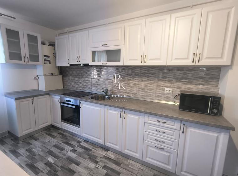 Apartament cu 2 camere semidecomandat, mobilat în Horea