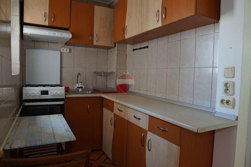 Apartament cu 2 camere decomandat, mobilat în Titan