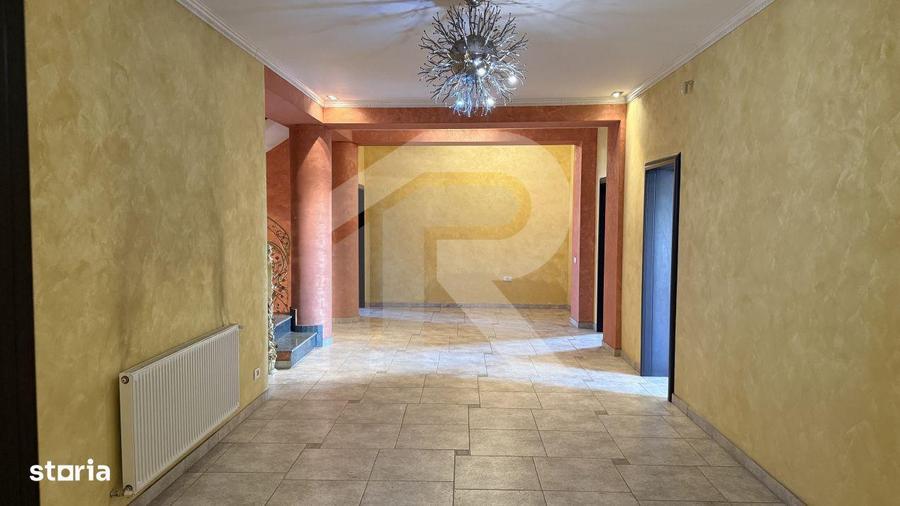 Casă cu 7 camere cu Piscina în Ferentari