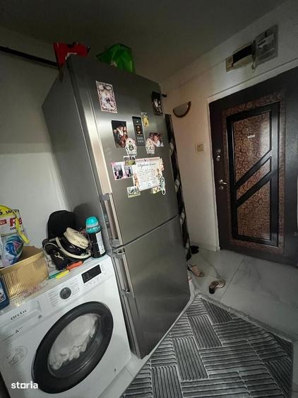 Apartament cu 3 camere semidecomandat în Micro 40