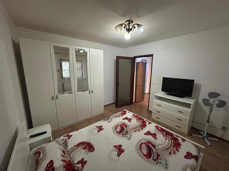 Apartament cu 2 camere decomandat, mobilat în Central