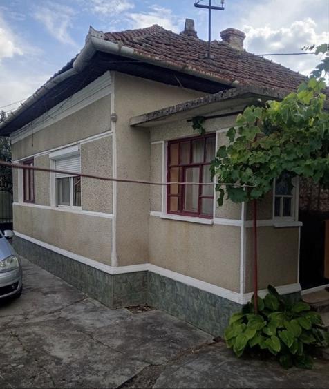 Casă cu 4 camere în Central
