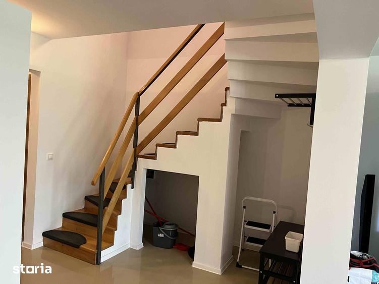 Casă cu 4 camere cu Teren 246 Mp în Florești