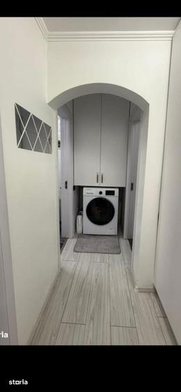 Apartament cu 3 camere, mobilat în Central