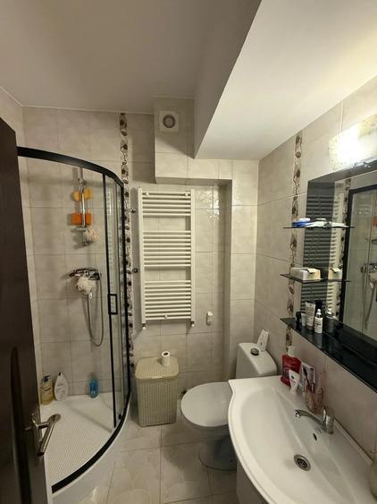 Apartament cu 3 camere decomandat în Valea Lupului