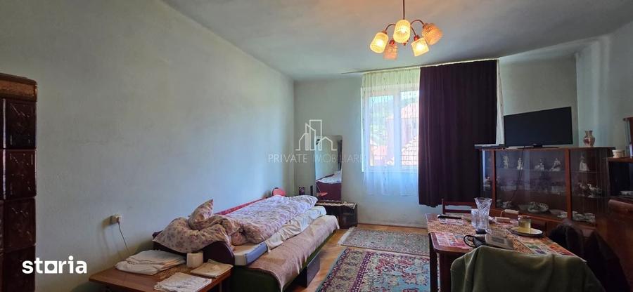 Casă cu 4 camere cu Teren 400 Mp în Central