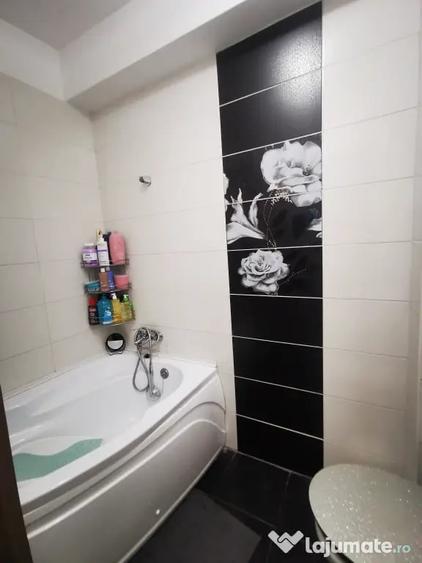 Apartament cu 2 camere semidecomandat în Fundeni