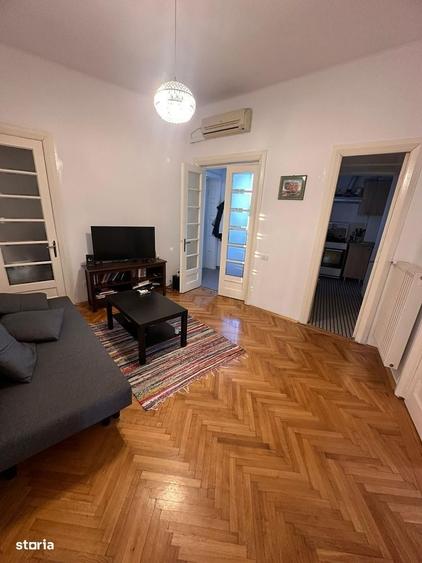 Apartament cu 3 camere semidecomandat în Central