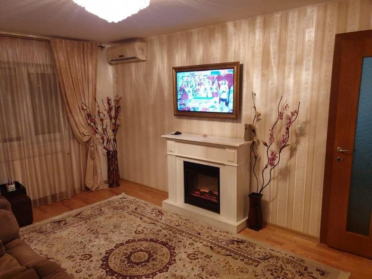 Apartament cu 3 camere decomandat în Aradului
