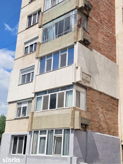 Apartament cu 2 camere decomandat, mobilat în Micro 40