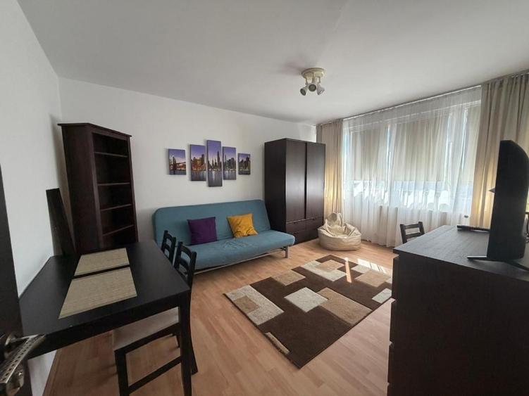 Apartament cu 2 camere decomandat în Cantemir