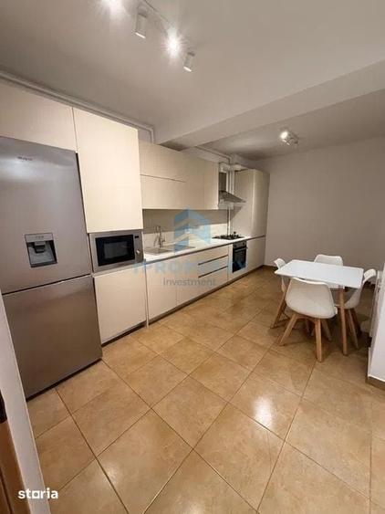Apartament cu 3 camere decomandat, mobilat în Central