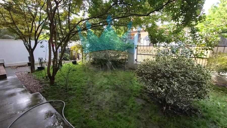 Casă individuală cu 7 camere cu Canalizare în Voluntari