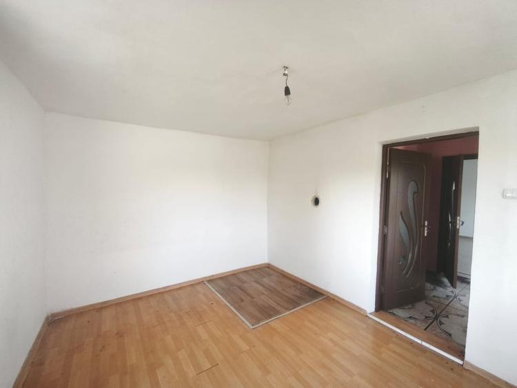 Casă individuală cu 3 camere cu Teren 900 Mp în Dănila