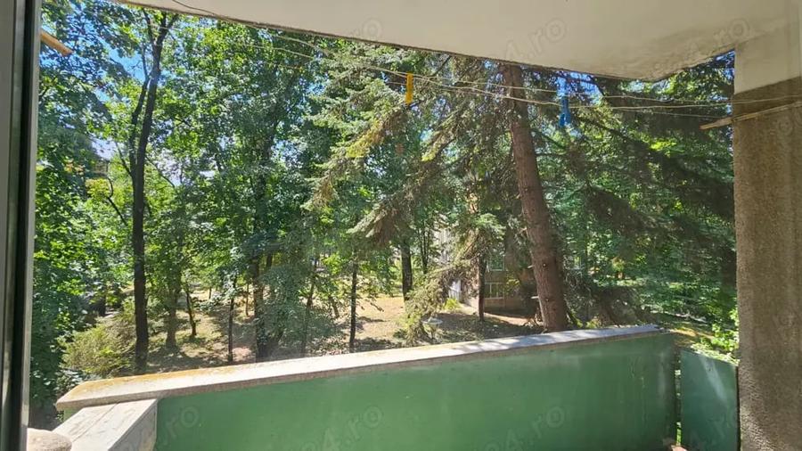 Apartament cu 4 camere decomandat în Tipografilor
