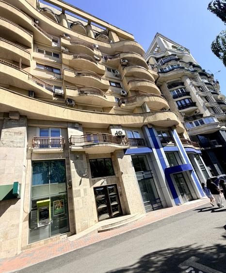Apartament cu 4 camere decomandat în Unirii
