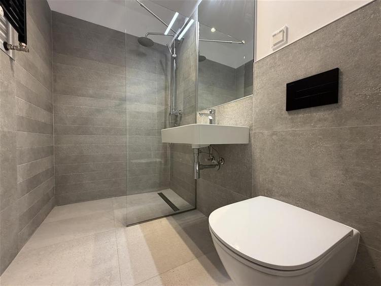 Apartament cu 3 camere decomandat, mobilat în Floreasca