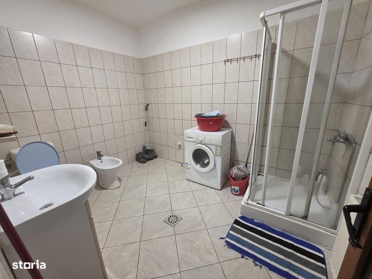 Casă cu 4 camere în Brăilița
