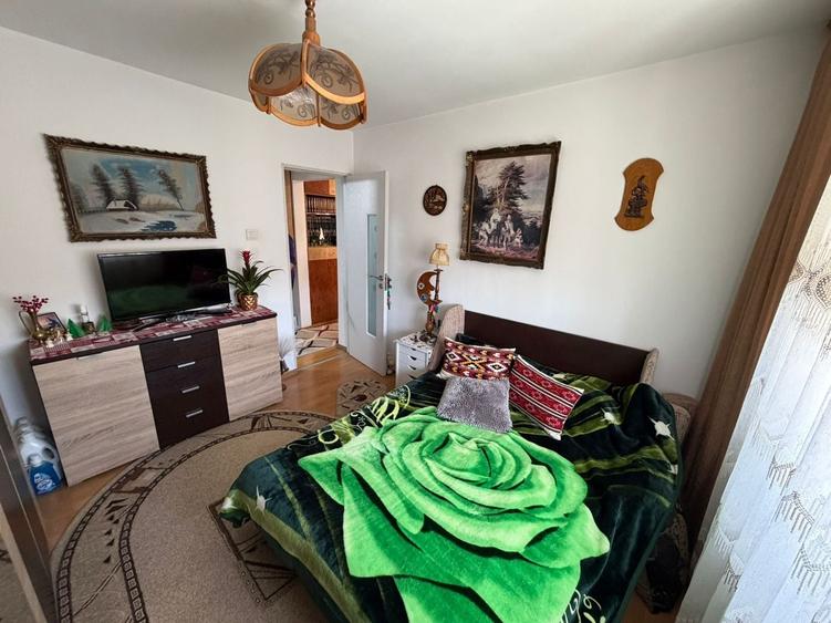 Apartament cu 2 camere decomandat în Cetate