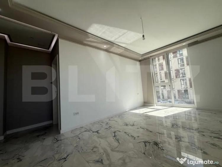 Apartament cu 3 camere semidecomandat în Torontalului