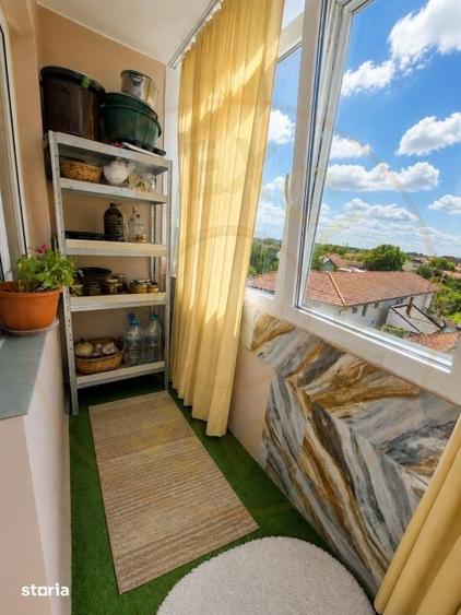 Apartament cu 3 camere semidecomandat, mobilat în Micro 15