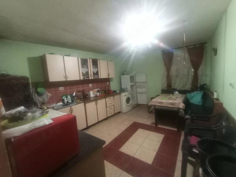 Casă cu Teren 20 Mp în Vintere