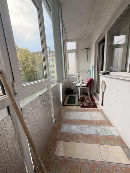 Apartament cu 3 camere decomandat, mobilat în Soarelui
