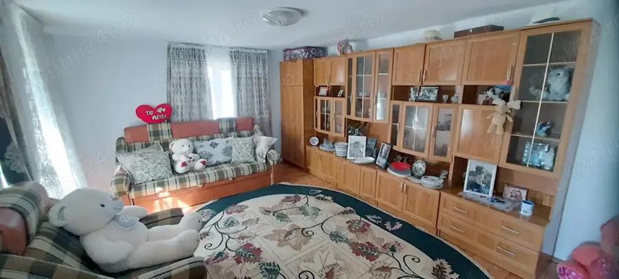 Casa cu 6 camere ?i 600 mp teren in comuna Ive?ti - 9