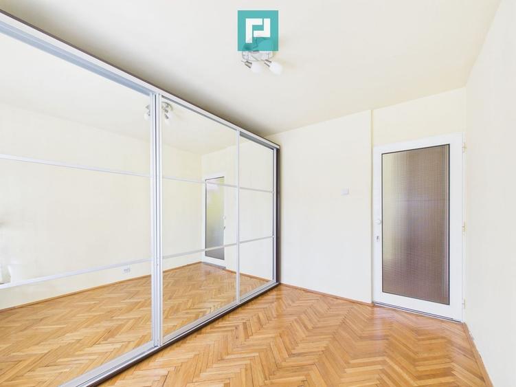 Apartament cu 3 camere decomandat în Alfa