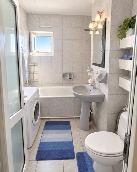 Apartament cu 2 camere decomandat în 1 Mai