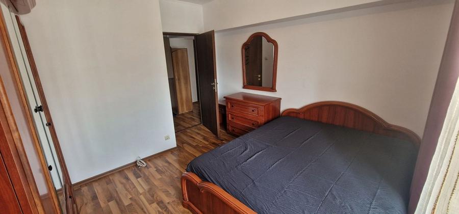 Apartament cu 2 camere decomandat în Trocadero