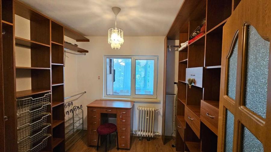 Apartament cu 4 camere decomandat în Inel II