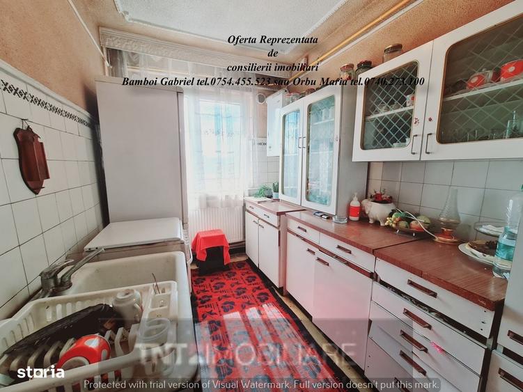 Apartament cu 2 camere decomandat în Podu Roș