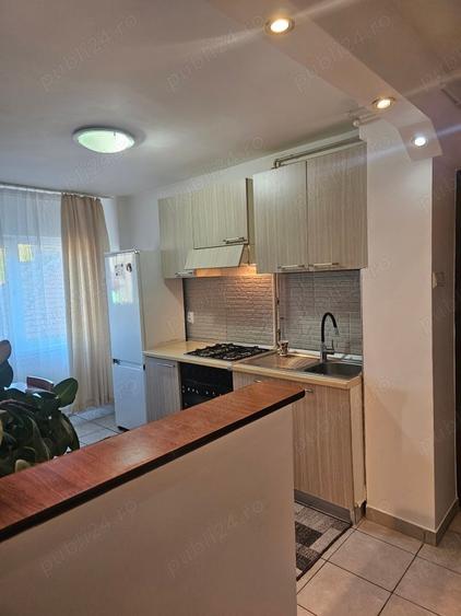 Apartament cu 2 camere decomandat în Petros