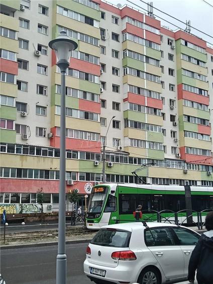 Apartament cu 3 camere decomandat în Rahova