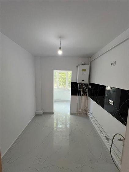 Apartament cu 2 camere decomandat în Nicolina
