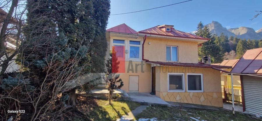 Casă individuală cu 3 camere cu Canalizare în Central
