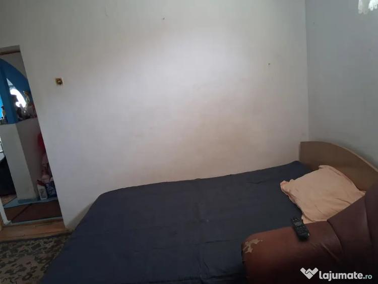 Casă cu 7 camere cu Teren 863 Mp în Brestei
