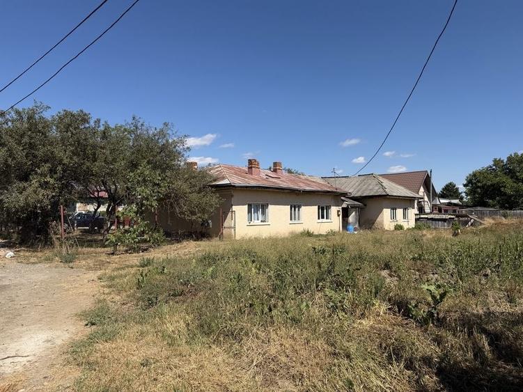 Casă cu 4 camere cu Teren 2000 Mp în Dobreni