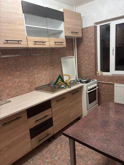 Apartament cu 2 camere decomandat, mobilat în Titan