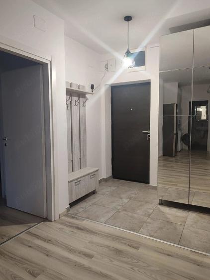 Apartament cu 3 camere semidecomandat în Exterior Vest
