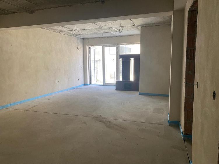 In Sibiu, de VANZARE, 50 mp, spatiu comercial, inscris in CF - 6
