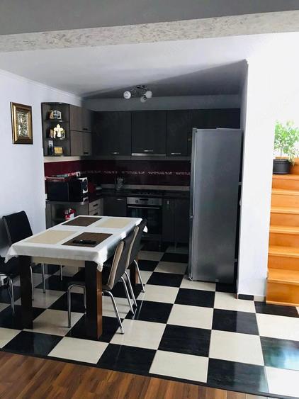 Casă cu Teren 300 Mp în Sălătrucel
