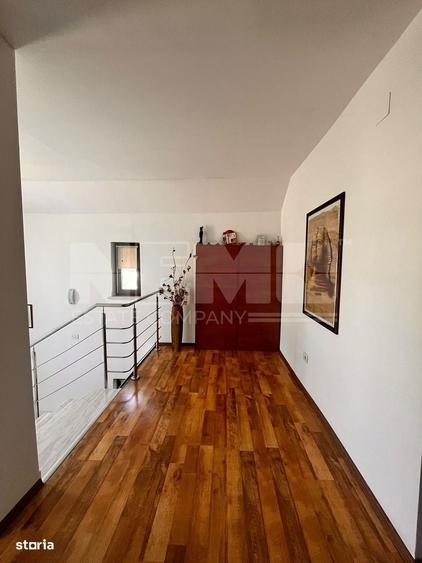 Casă cu 4 camere cu Teren 2400 Mp în Volovăț